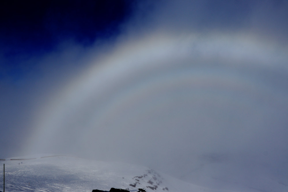 A supernumerary fog bow!