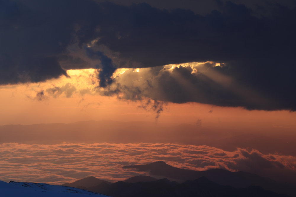 A timid Sun tries to come out