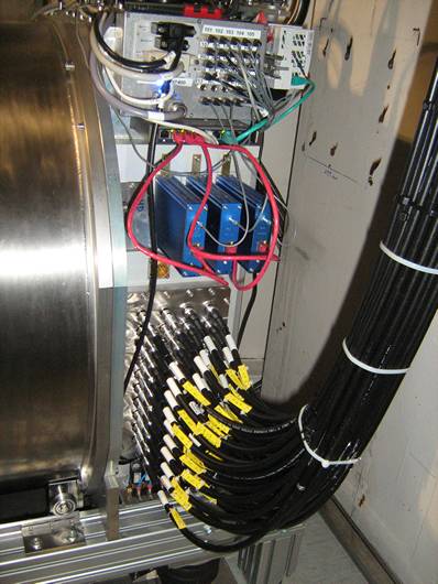 151003_4_40_tones_cables_labelled_plugged_on_cryostat.JPG