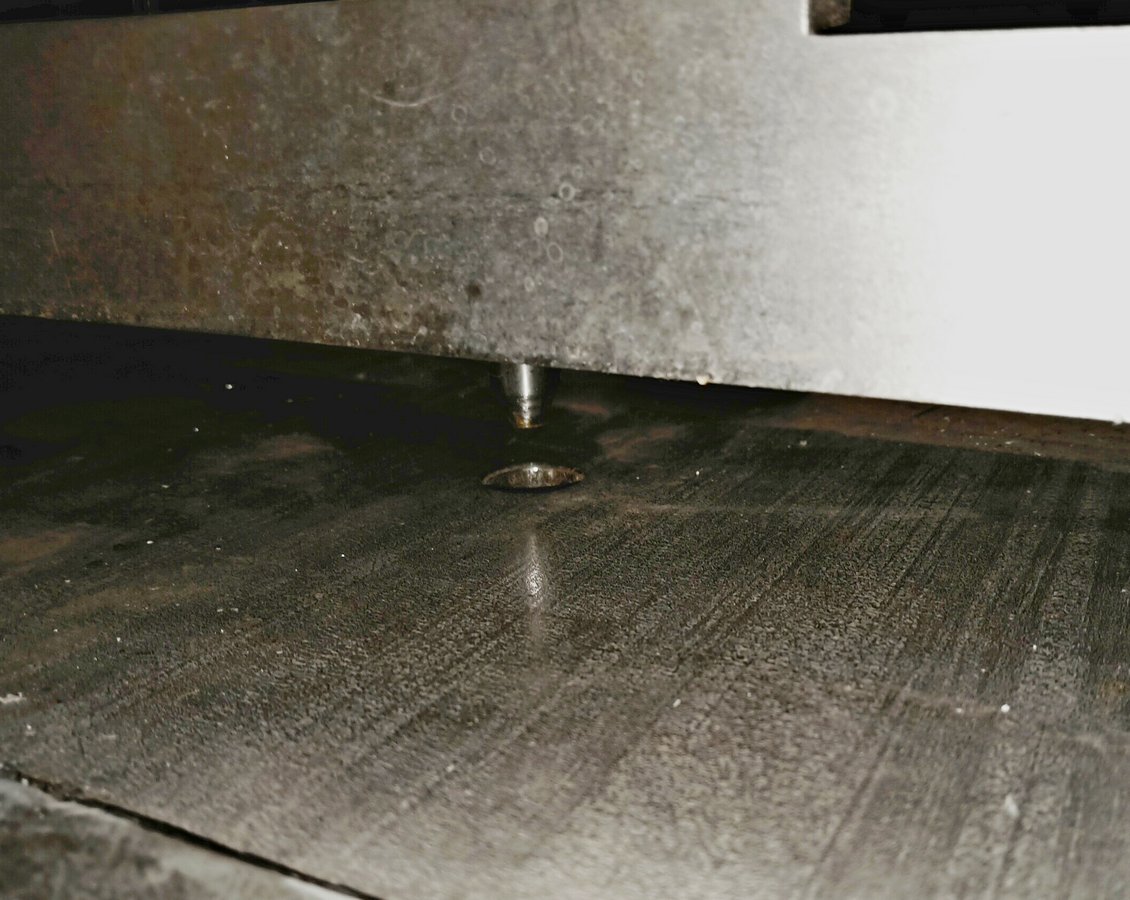 250305_91_cryostat_front_positioning_pin_to_be_inserted_in_its_hole